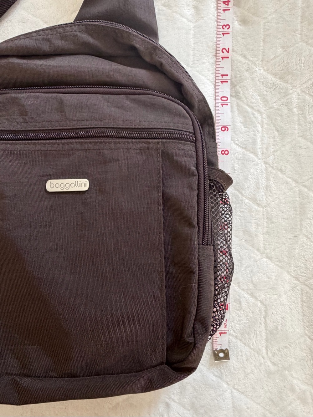 Baggallini sling crossbody travel bag - Picture 13 of 14